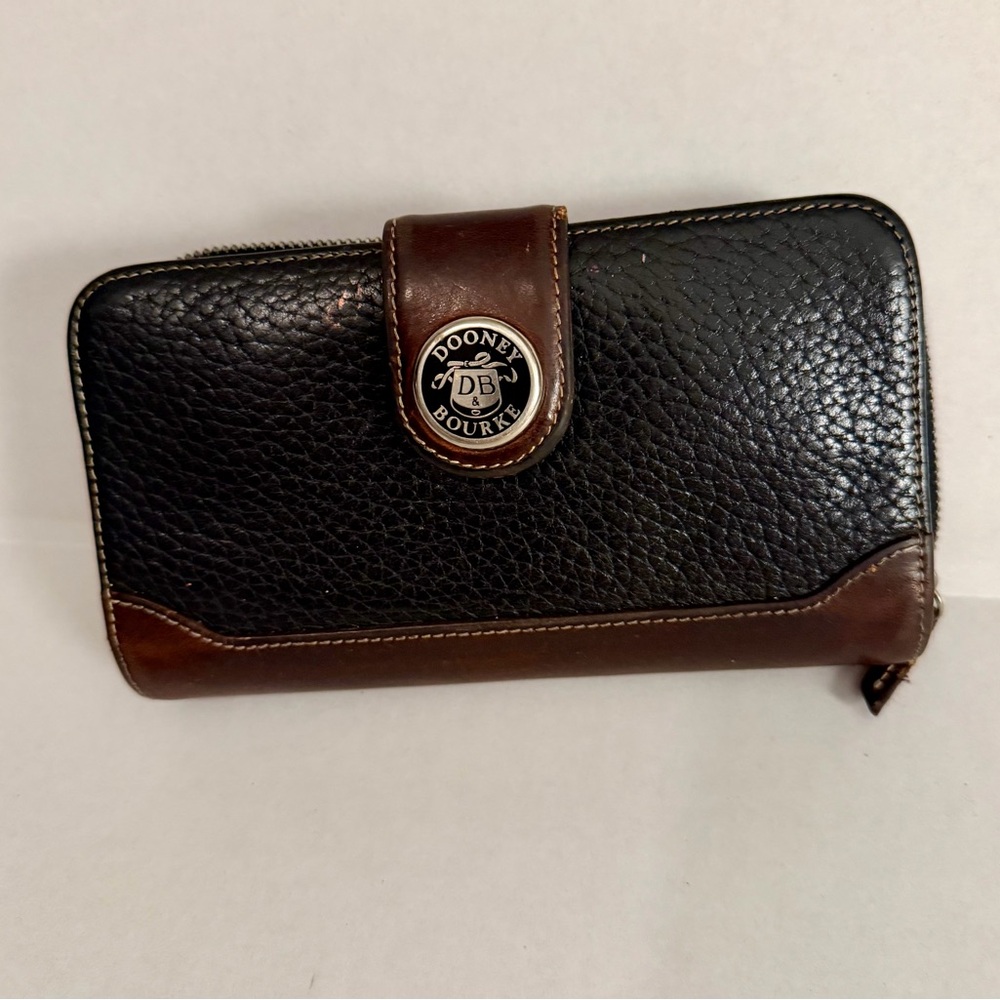 VINTAGE Dooney & Bourke Black and Brown Textured Wallet